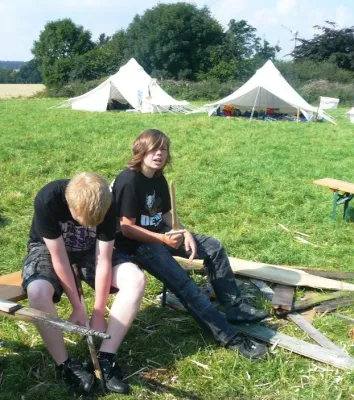 Bild: Über 40 Teilnehmer beim Sommerzeltlager der Schönstatt-Mannesjugend Paderborn - Weitere Treffen stehen an