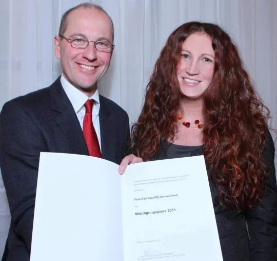 Forscherin erhält Würdigungspreis für Dissertation Bild: Forscherin erhält Würdigungspreis für Dissertation