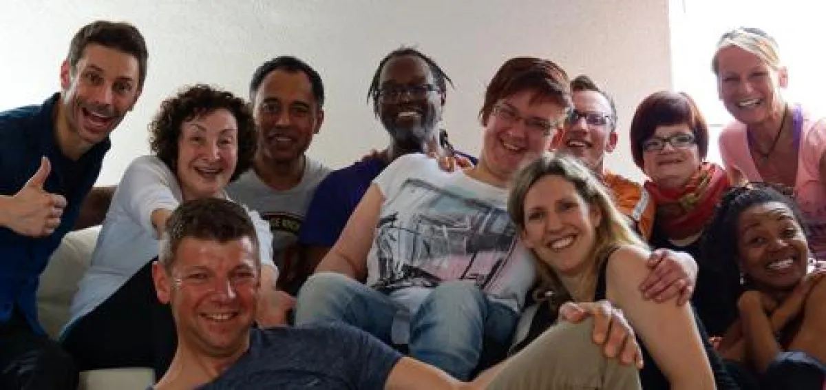 Bei den Proben finden Bühnenprofis und Menschen mit Behinderung zusammen.