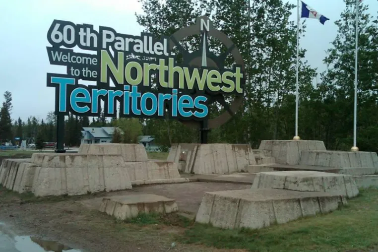 Bild: Deh Cho mit neuem 60th Parallel Visitor Centre