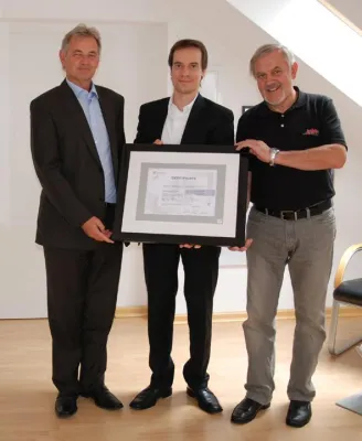 Bild: tde: Einziger deutscher Netzwerkspezialist mit TL 9000 Zertifikat