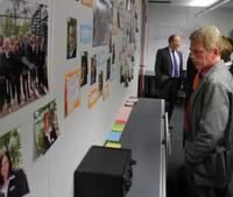 Bild: Eltern lernen die Volksbank Ludwigsburg kennen