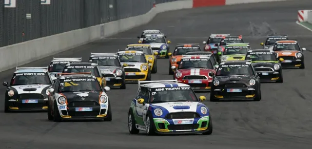 Bild: Der Dreikampf an der Tabellenspitze der MINI TROPHY spitzt sich zu.