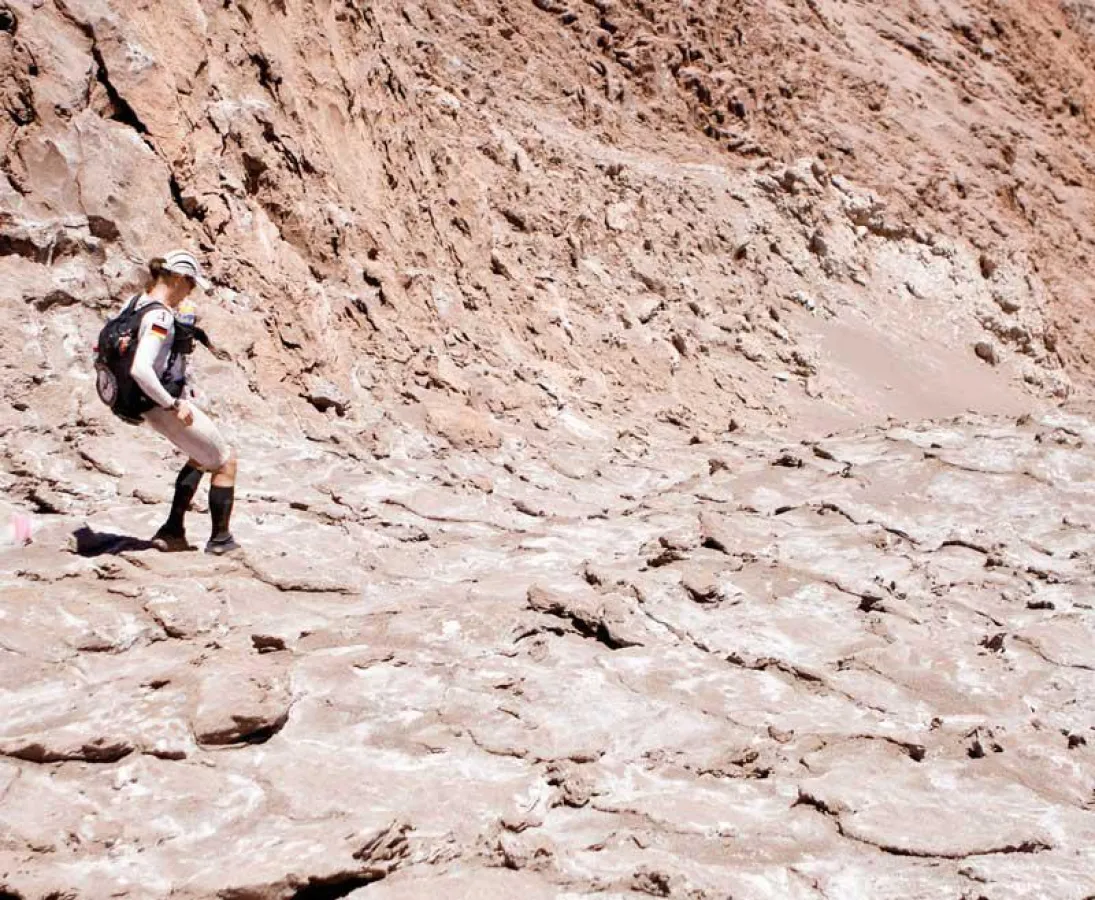 Lauf durch die Atacama Wüste