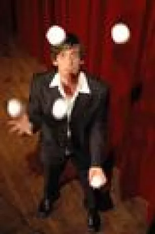 Kommunizieren mit der Kunst der Jonglage Bild: Kommunizieren mit der Kunst der Jonglage