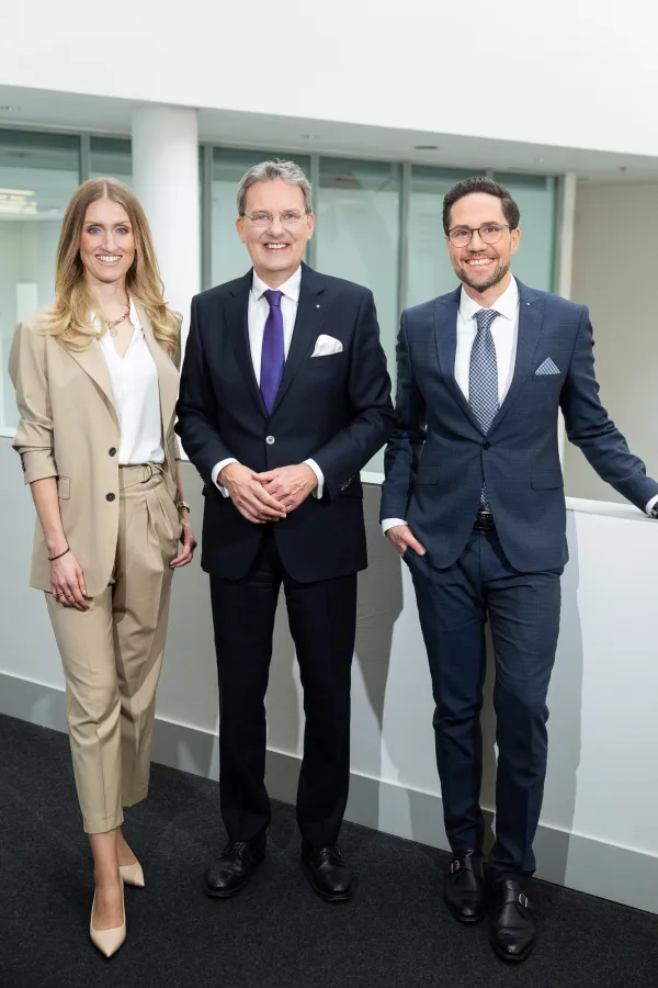 Die Mandat-Geschäftsführung: Linda Vollberg, Prof. Dr. Guido Quelle, Fabian Vollberg (© Mandat Managementberatung GmbH)