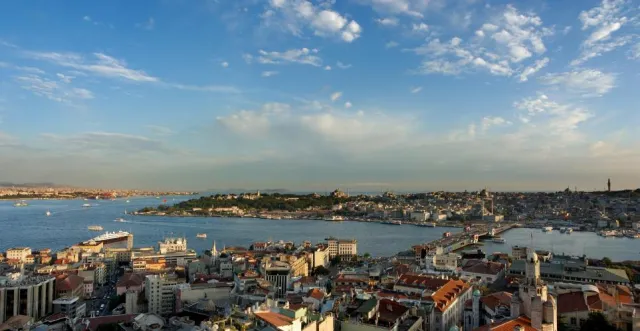 Bild: Auf Schatzsuche im Palast des Sultans: Erlebnisreise nach Istanbul – Studienreisen für Familien bei e-kolumbus