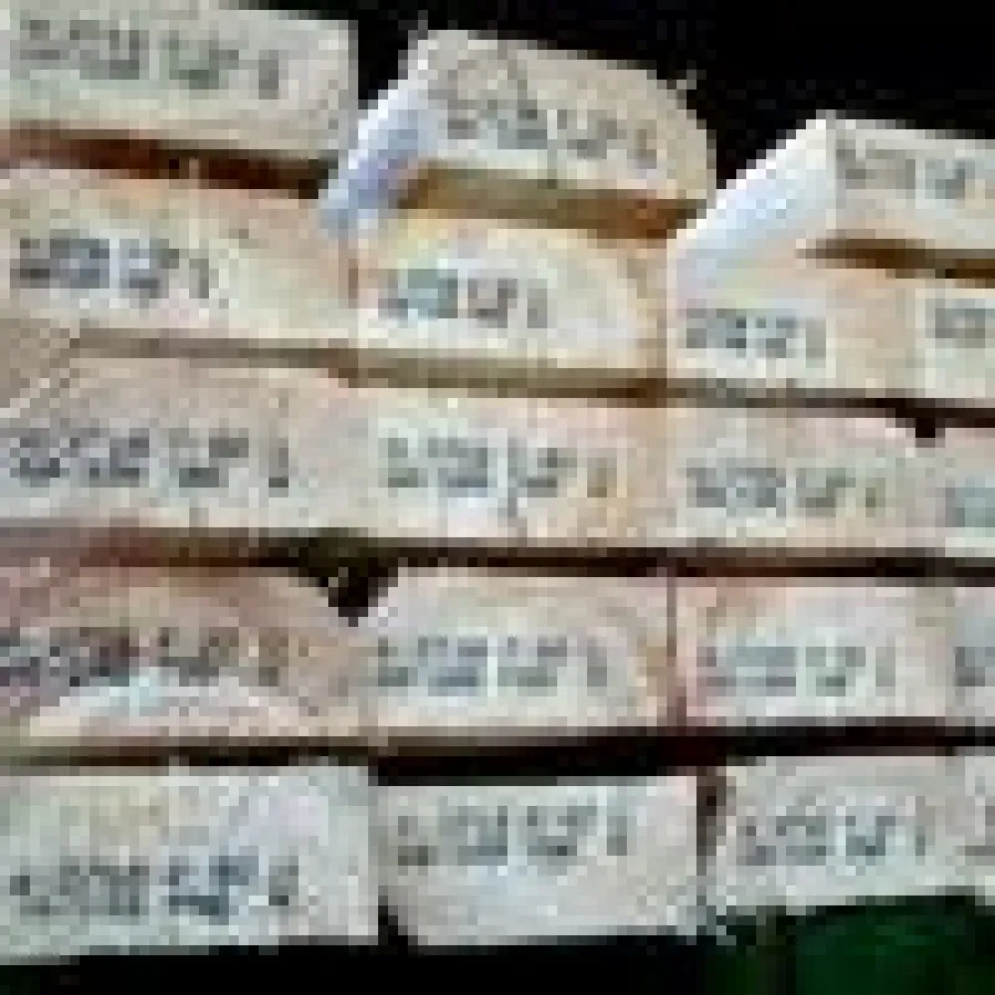 Mehrzeilige Beschriftung von sägerauem Holz