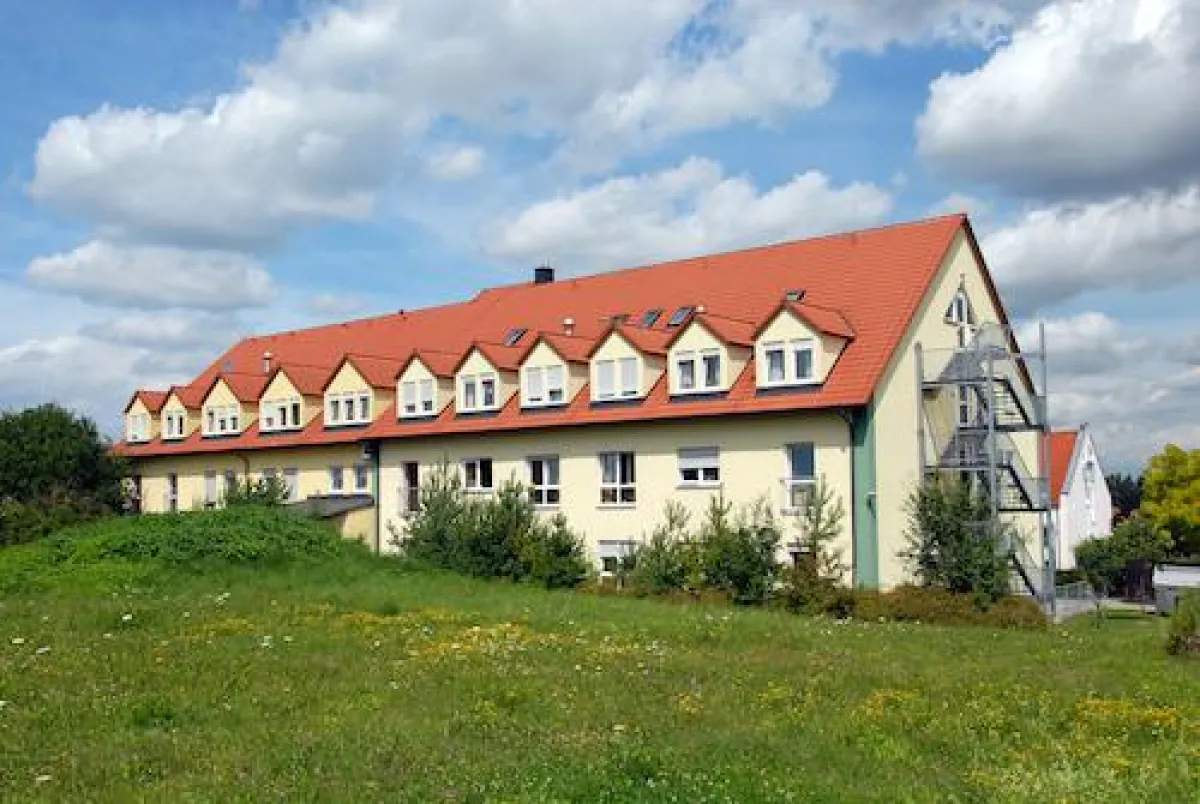 Das Haus Wackersdorf ist eine Pflegeeinrichtung der Krefelder Margarethenhof Gruppe (Dorea GmbH).
