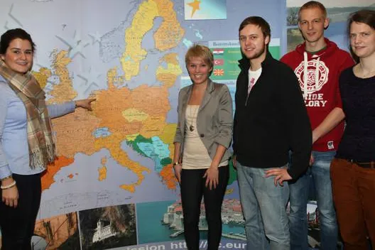 Bild: Ab ins Ausland: Austauschprogramme für Auszubildende.