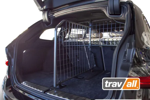Travall® Guard und Divider für BMW 3er Touring: Mehr Sicherheit mit wenig Aufwand. Bild: Travall® Guard und Divider für BMW 3er Touring: Mehr Sicherheit mit wenig Aufwand.