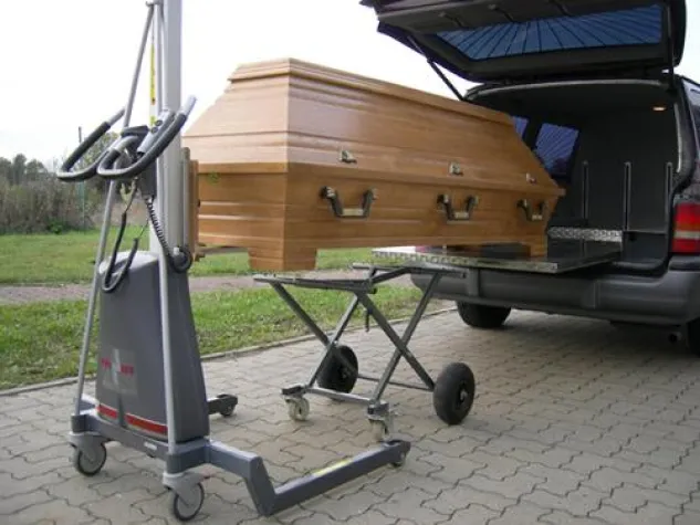 Bild: Bestatterbedarf Vahle hat nicht nur Särge im Angebot