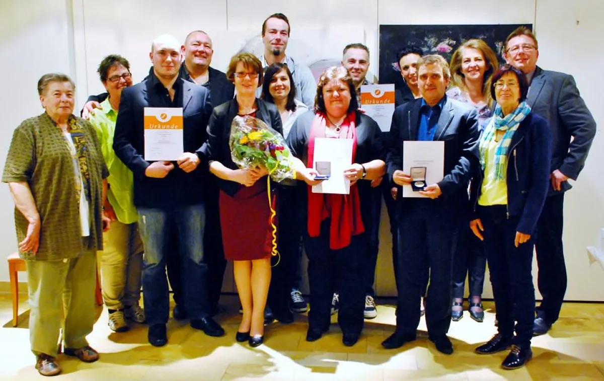 Die Arbeitsjubilare der Firma Fuchs wurden von Kreishandwerksmeisterin Roswitha Keppler geehrt