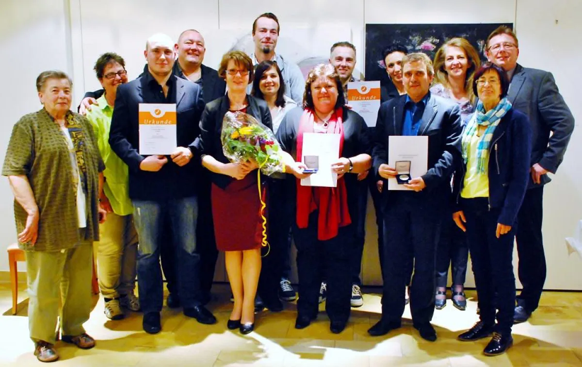 Die Arbeitsjubilare der Firma Fuchs wurden von Kreishandwerksmeisterin Roswitha Keppler geehrt