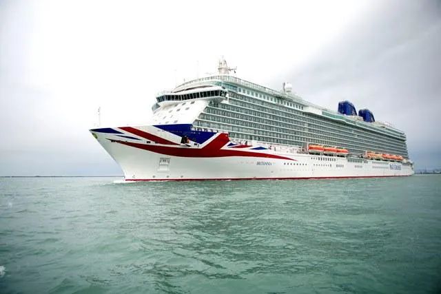 Bild: Königin Elisabeth tauft die Britannia