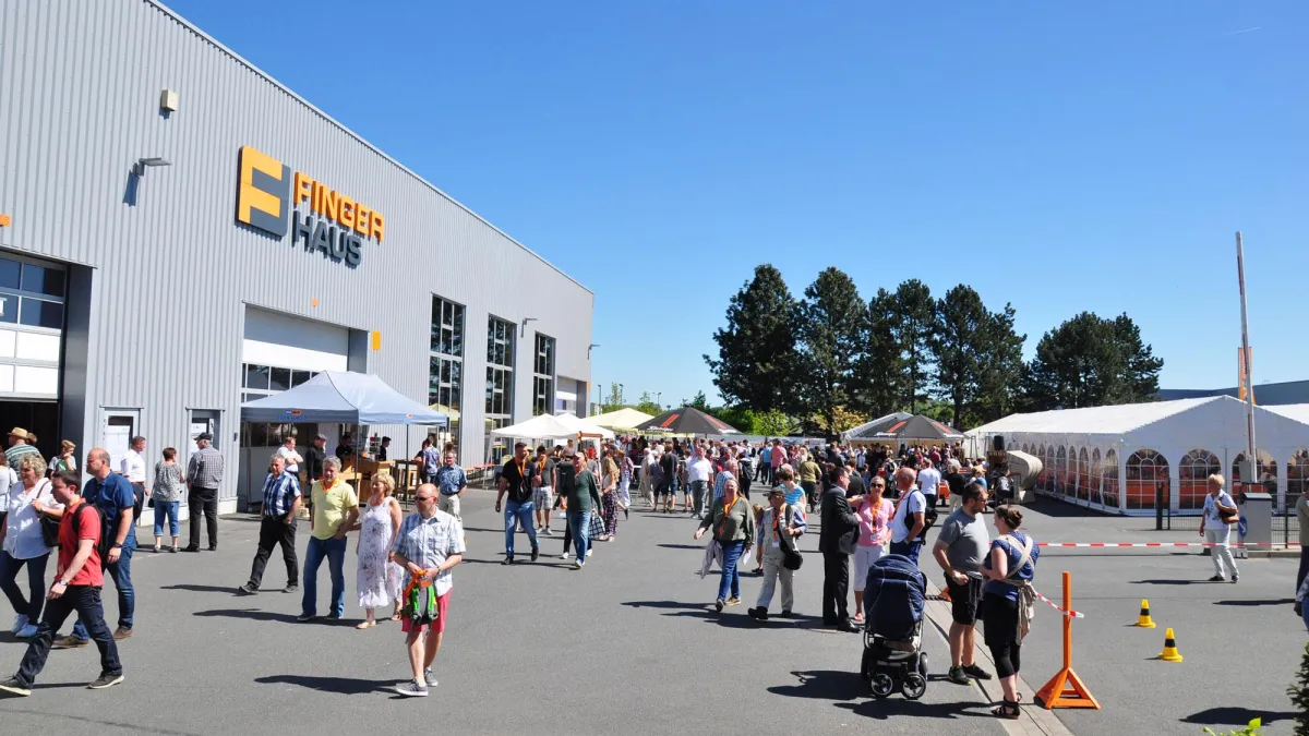 „Tag des deutschen Fertigbaus“ bei FingerHaus