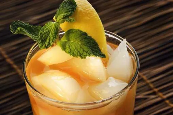 Bild: Trendgetränk Chai schmeckt auch eiskalt - YOGI TEE präsentiert leckere Mix-Rezepte für den Sommer