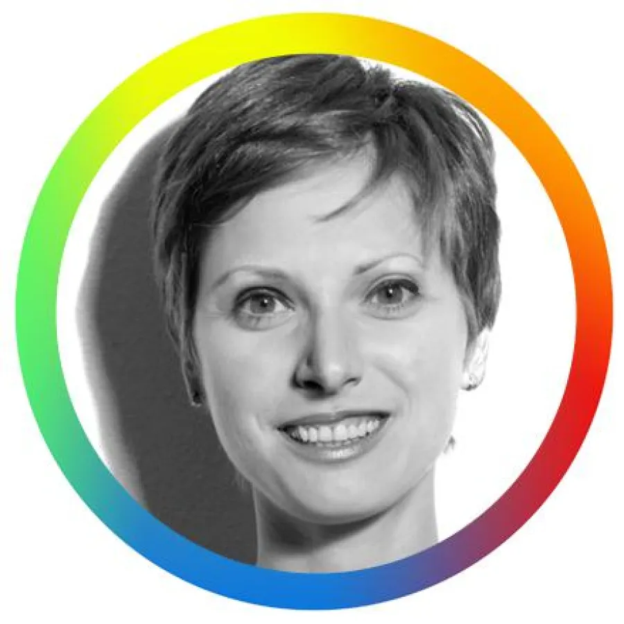 Kernpersönlichkeit - Das Paar in der Mitte besteht aus vielen Personen