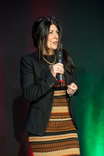 Bild: NICOLE SIMMEL ERFOLGREICH BEIM 16. INTERNATIONALEN SPEAKER SLAM