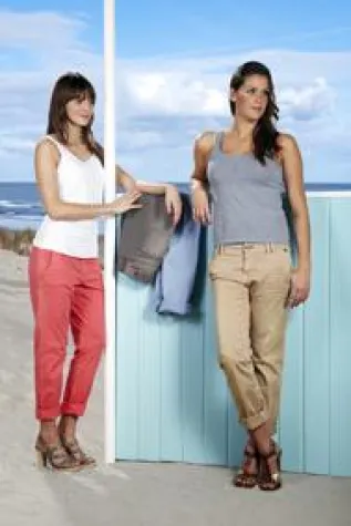 Farbige Chinos und leichter Denim Bild: Farbige Chinos und leichter Denim