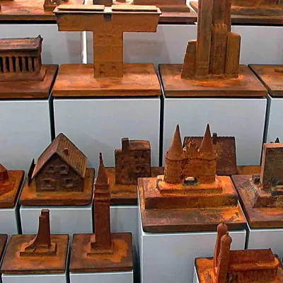 Bild: Die „Funktionalen Skulpturen“ von Manfred Heinze auf dem Hamburger Architektur Sommer  2006