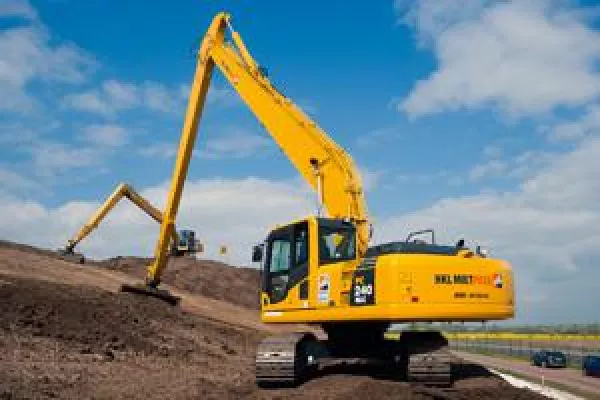 Bild: Rekultivierung der Magdeburger Altdeponie mit HKL Mietmaschinen