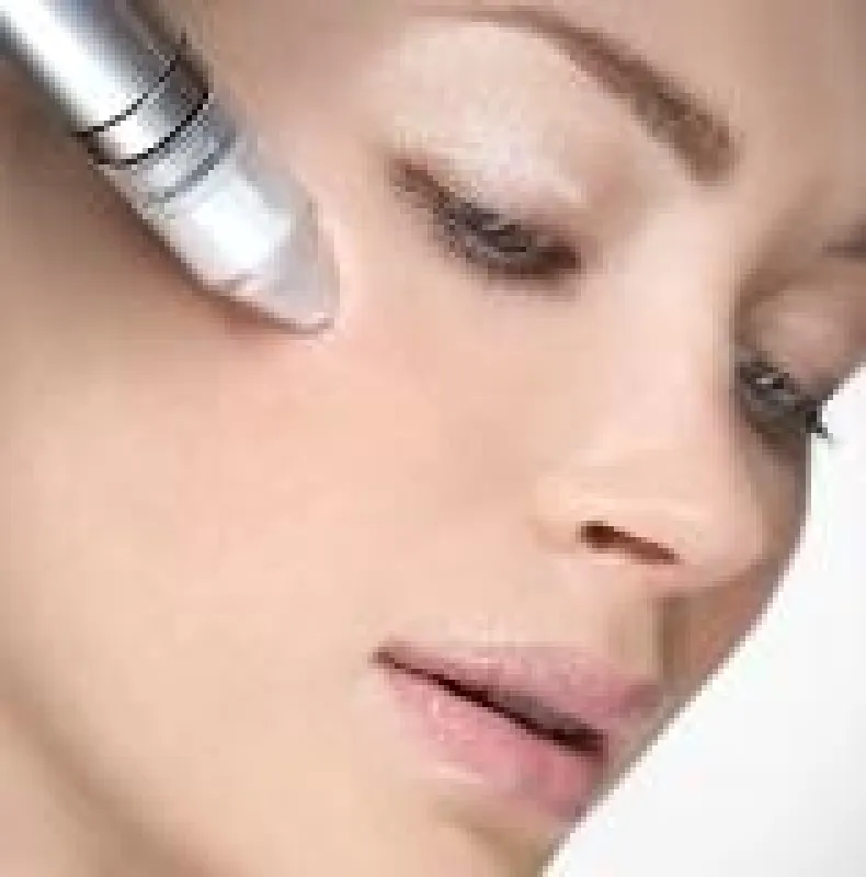 Mikrodermabrasion by Reviderm - durch den Skin-Peeler der New Generation