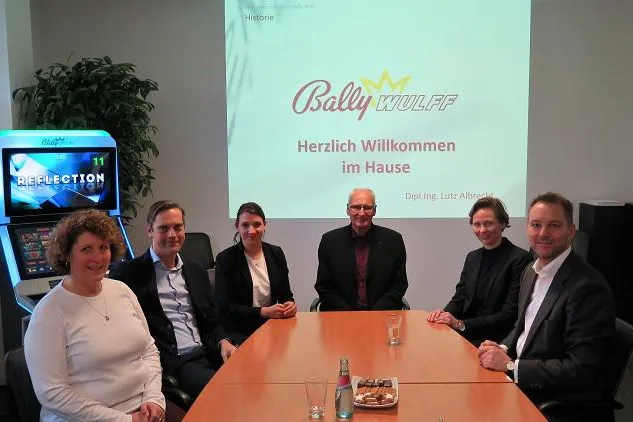 Verbandsbesuch, die Zweite Die Deutsche Automatenwirtschaft erneut bei BALLY WULFF Bild: Verbandsbesuch, die Zweite Die Deutsche Automatenwirtschaft erneut bei BALLY WULFF