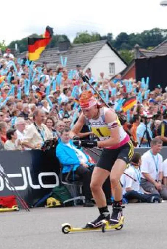 Bild: Die Weltelite der Ski-Jäger traf sich zum 5. ODLO City-Biathlon