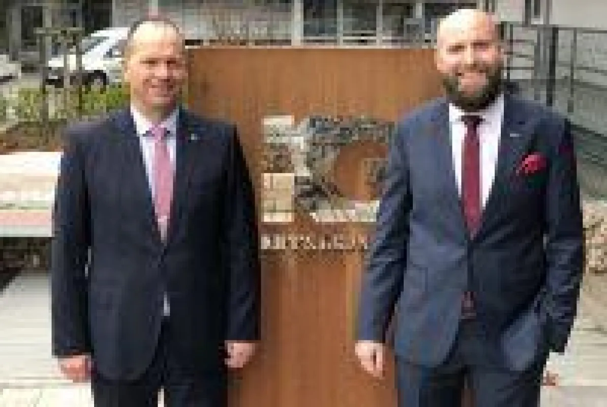 Marcus Alig (links) und Andreas Beckmann, Geschäftsführer Kipp & Grünhoff, begrüßen den achten Standort in der Unternehmensgruppe.