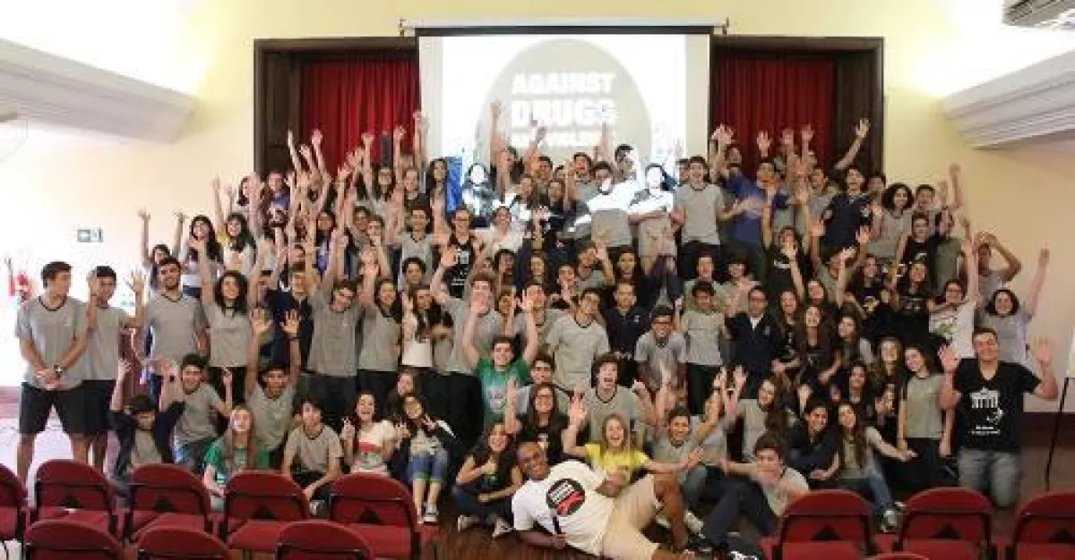 2schneidig@school in Brasilien: ?Against Drugs and Violence?