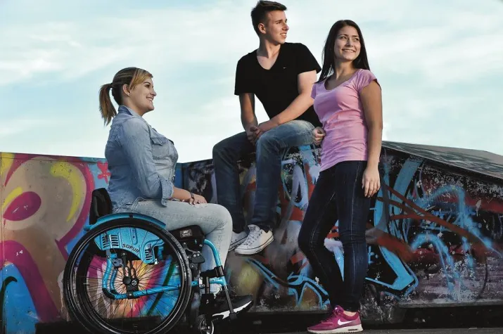 Speziell für Jugendliche im Rollstuhl entwickelt: Sunrise Medical stellt den neuen Sopur Easy Life T & RT vor Bild: Speziell für Jugendliche im Rollstuhl entwickelt: Sunrise Medical stellt den neuen Sopur Easy Life T & RT vor