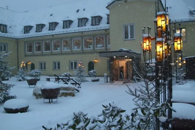 „Romantik-Duo“ für Verliebte: Sinnliche Stunden im Jakobsberg Hotel- & Golfresort genießen Bild: „Romantik-Duo“ für Verliebte: Sinnliche Stunden im Jakobsberg Hotel- & Golfresort genießen