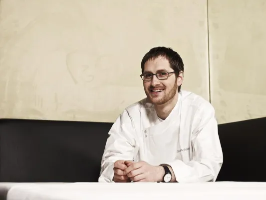 Bild: Jubel im Restaurant reinstoff - Küchenchef Daniel Achilles nominiert zum „Aufsteiger des Jahres“