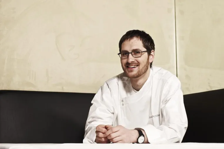 Bild: Jubel im Restaurant reinstoff - Küchenchef Daniel Achilles nominiert zum „Aufsteiger des Jahres“