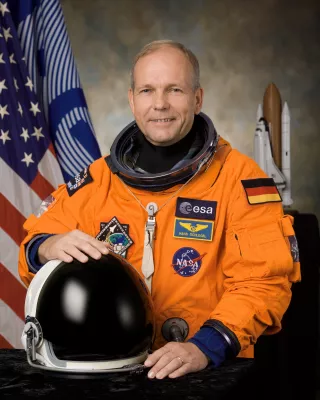 Bild: Bochumer Raumfahrtabend 2023 mit Astronaut Hans Schlegel