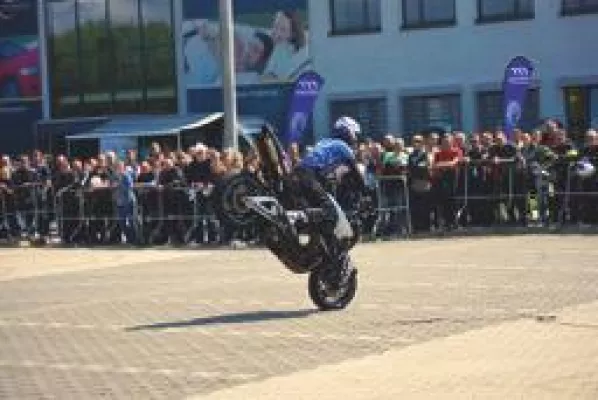 Zweirad-Saison 2016 beginnt mit dem StartUp Day in Linthe Bild: Zweirad-Saison 2016 beginnt mit dem StartUp Day in Linthe