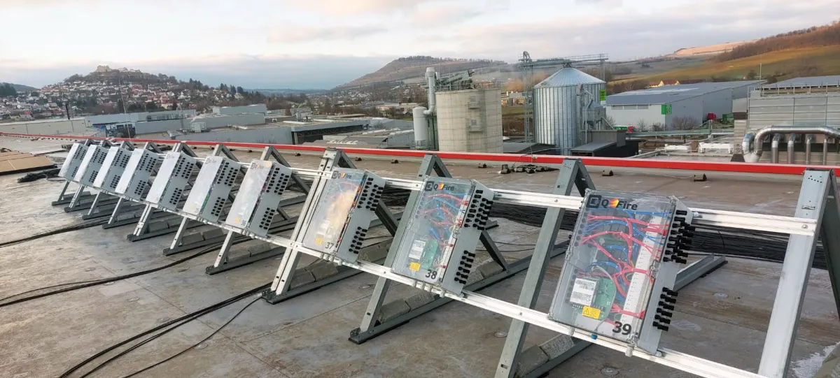 QFire Feuerwehrschalter optimieren Sicherheit für die Photovoltaikanlage bei der Firma Ladenburger (© e.Systeme21 GmbH)