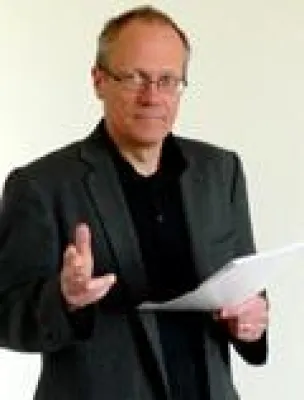 Bild: Bilder statt Romane - Außenwerbung für Immobilien bleibt angesagt