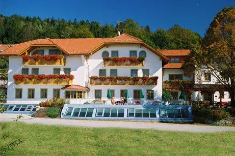 Bayerischer Wald Urlaub in Wellnesshotels, Familienhotels und Wanderhotels Bild: Bayerischer Wald Urlaub in Wellnesshotels, Familienhotels und Wanderhotels