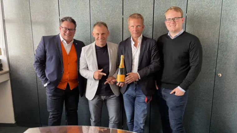 SalsUp: 10-Millionen-Bewertung und CashFlow positiv nach nur 15 Monaten Bild: SalsUp: 10-Millionen-Bewertung und CashFlow positiv nach nur 15 Monaten