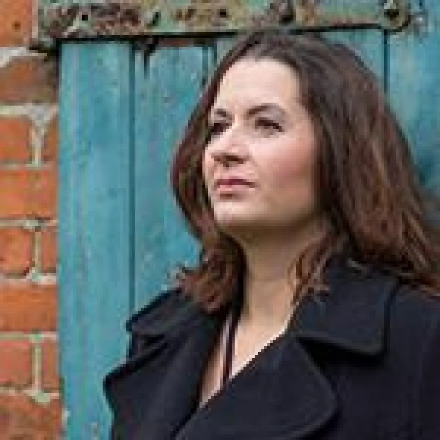 Bestsellerautorin Romy Fölck liest am 17.04.2018 erstmals in Köln aus ihrem Erfolgsroman “Totenweg”.