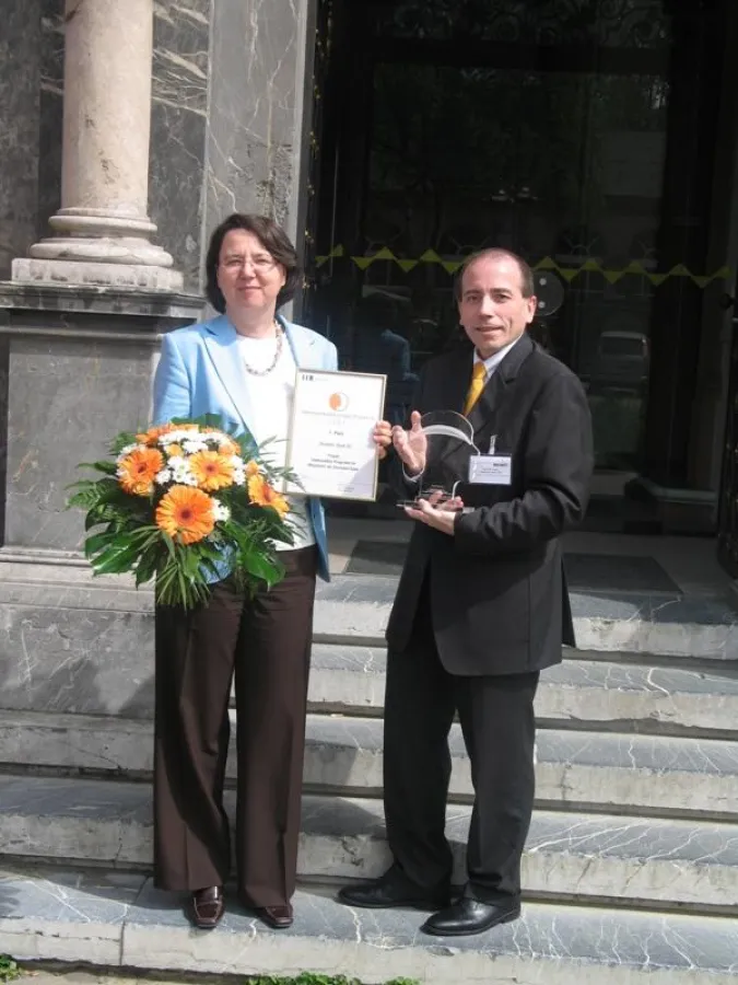 Die Gewinner des Weiterbildungs-Awards 2007: Christine Szogas und Ralf Brümmer von der Deutschen Bank