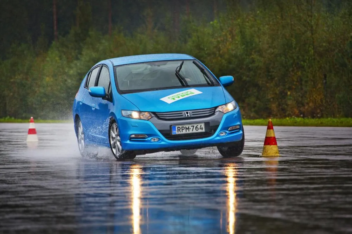 Nokian-Reifen sind Sieger mit „besonders empfehlenswert“ im „auto motor und sport“ Test 2011 und erhalten vom TCS die Bestnote Nas