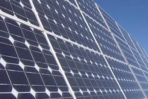 Bild: Gesunkene Photovoltaik Preise helfen weiterhin mit Photovoltaik sparen
