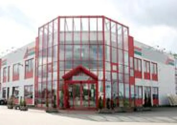 Bild: Bauelemente-Händler und Türenspezialist kauft über DIP-Partner AENGEVELT Logistikimmobilie nahe Magdeburg