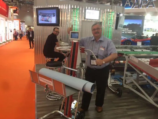 Bild: Bahnbrechende Erfindung erhält die Gesundheit und erleichtert die Arbeit am Großformatdrucker