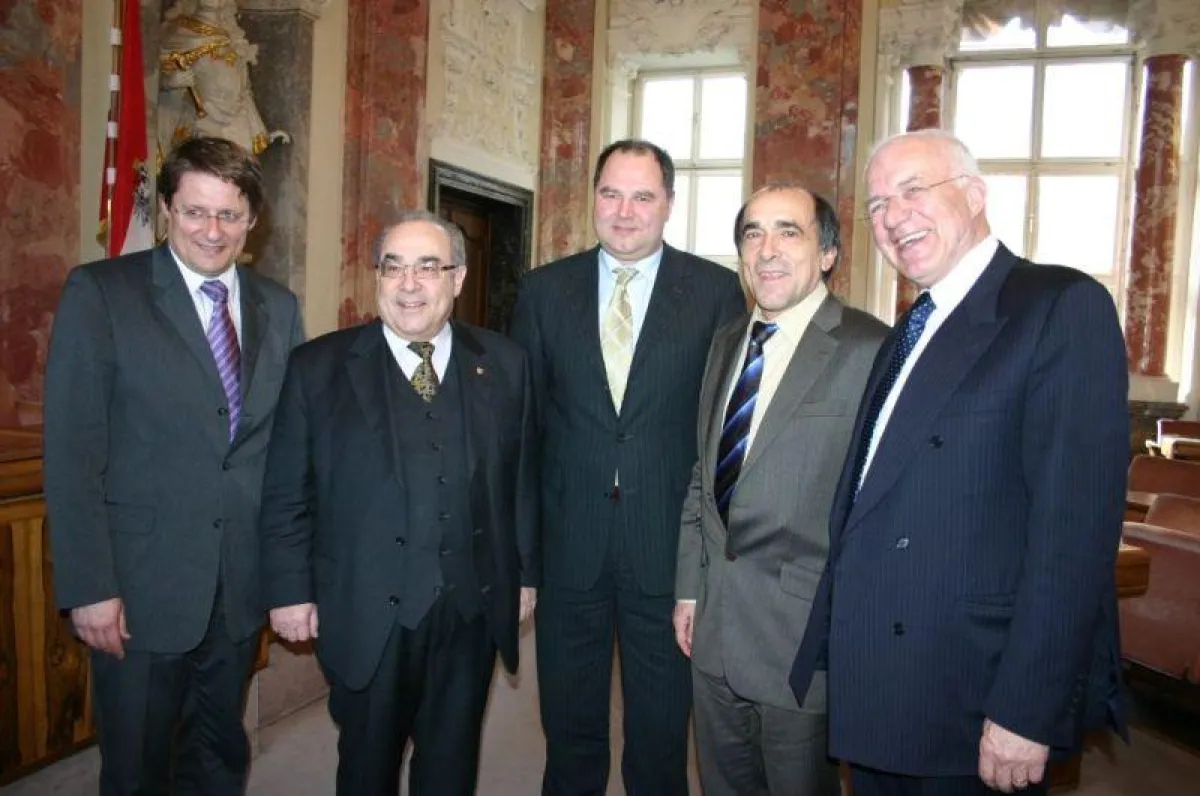 Hannes Geschwentner, LHStv. Tirol; Prof. Helmut Mader, LT-Präs. Tirol; Dietmar Gunz, Vorsitzender der FTI Konzerngeschäftsführung; Roland Mader, Geschäftsführer AMEDIA GmbH und  DDr.Van Staa, LH Tirol