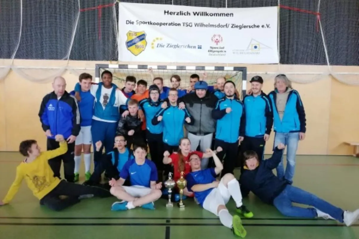 Siegreich: Die beiden Teams von „Lokomotive Hegenberg“