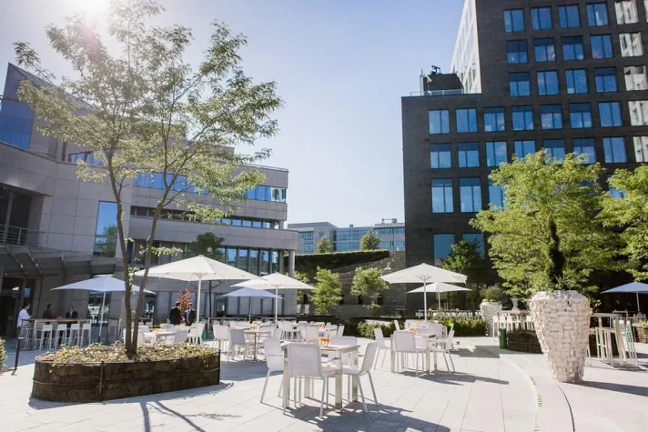 Bild: Sommerliches Set-up auf dem Kirchberg